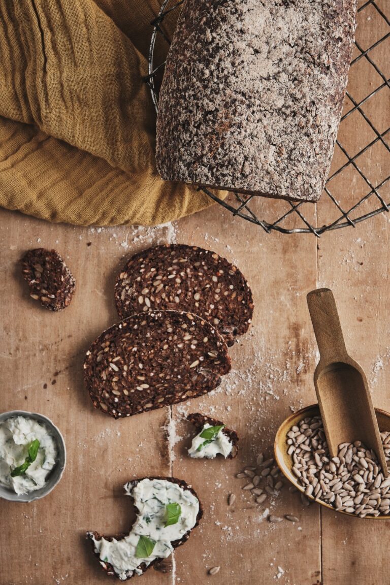 Sonnenblumenschwarzbrot - Hinkel